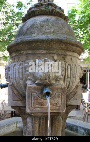 Antica fontana dal vecchio Aix-en-Provence Città, paca, Francia Foto Stock