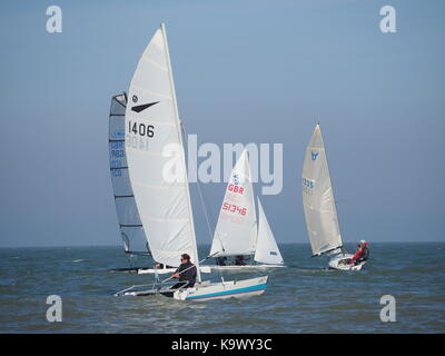 Sheerness, Kent, Regno Unito. 24Sep, 2017. Regno Unito Meteo: un soleggiato e caldo giorno in Sheerness con un leggero nord-est brezza. Credito: James Bell/Alamy Live News Foto Stock