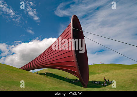 Gibbs farm di sculture giganti da vari artisti internazionali in fattoria rurale impostando al porto di kaipara nuova zelanda Foto Stock