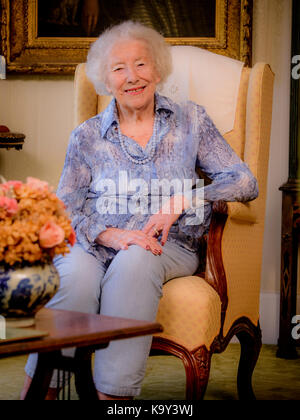 Dame Vera Lynn fotografato nella sua casa di East Sussex, Regno Unito. Foto Stock