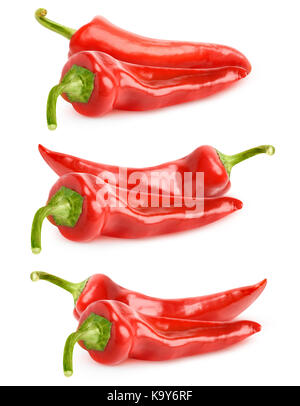 Peperoni isolato collezione. coppie di peperoni rossi isolato su sfondo bianco con tracciato di ritaglio Foto Stock