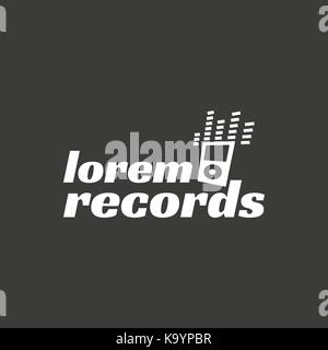 Record, musica recordign studio vector logo etichetta, badge, emblema logo con lo strumento musicale. stock illustrazione vettoriale isolato su sfondo scuro Illustrazione Vettoriale