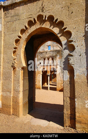 Archway in chellah, un centro medievale fortificata necropoli a Rabat, Marocco Foto Stock