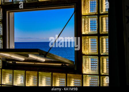 Finestra di incredibile vista dell'oceano Foto Stock