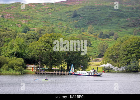 Steam Yacht Gondola sul coniston water, Lake District Foto Stock