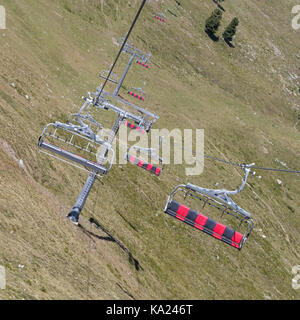 Sci cavo di sollevamento cabina o auto, in Austria in estate Foto Stock