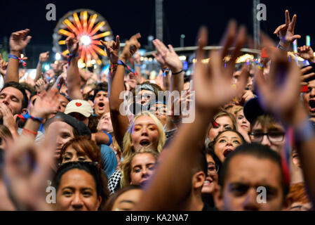 Las Vegas, Nevada - Settembre 23, 2017 - folla entusiasta a la vita è bella festa Giorno 2 nel centro di Las Vegas - Credit: Ken Howard/Alamy Live News Foto Stock
