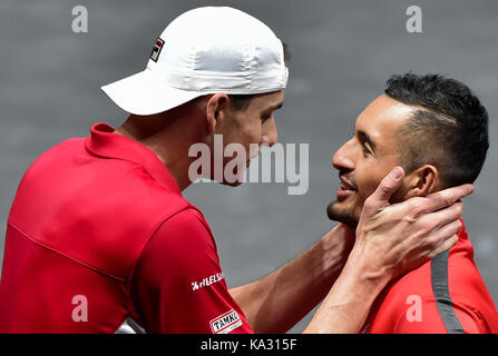 L-r noi giocatori di tennis john isner e australian nick kyrgios sono visti durante la prima edizione della conca cup torneo di tennis a Praga, nella Repubblica ceca il 24 settembre 2017. (Ctk foto/vit simanek) Foto Stock