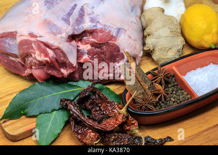 La gamba di agnello per un arrosto domenicale Foto Stock