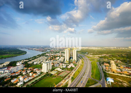 Vista panoramica di thanh da penisola, Ho chi minh city (aka saigon) nel tramonto dalla lente fisheye, Vietnam. Foto Stock