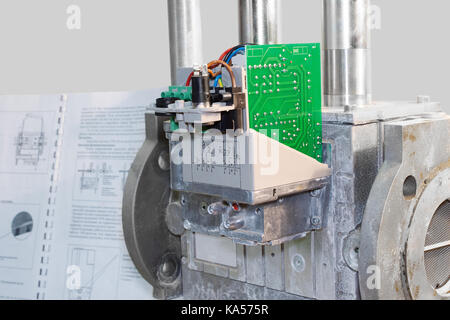 Elettronica Industriale. Valvola gas unità. Per la fornitura di gas al bruciatore. Foto Stock
