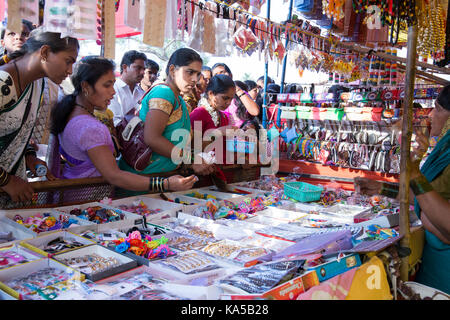 Shop shri yellamma devi festival fiera, sangli, Maharashtra, India, Asia Foto Stock