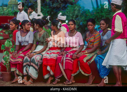Le donne indiane warli tribe, Maharashtra, India, Asia - stp 258893 Foto Stock
