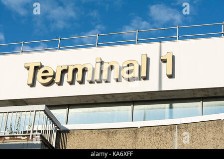 L'ora in disuso il terminale 1 la costruzione presso l'aeroporto di Heathrow di Londra, Regno Unito Foto Stock