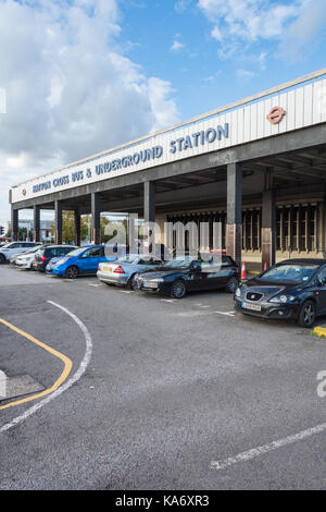 Hatton Cross stazione della metropolitana, vicino all'aeroporto di Heathrow con l'Heathrow ramo della metropolitana la linea di Piccadilly. Foto Stock