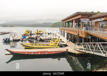 Tofino, British Columbia, Canada - 9 settembre 2017: riva pier a tofino Foto Stock