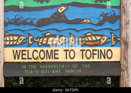 Tofino, British Columbia, Canada - 9 settembre 2017: benvenuti a tofino segno della città Foto Stock