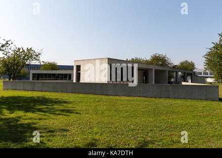 Padiglione della conferenza di Tadao Ando, Vitra Campus di Weil am Rhein, Germania. Foto Stock