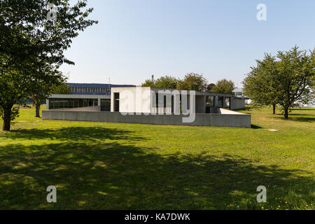 Padiglione della conferenza di Tadao Ando, Vitra Campus di Weil am Rhein, Germania. Foto Stock