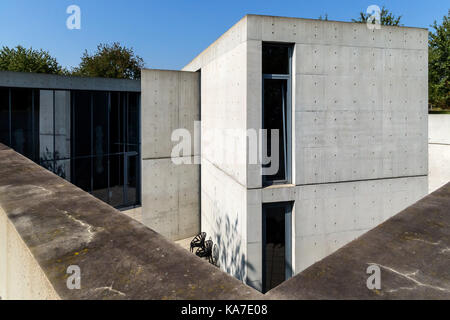 Padiglione della conferenza di Tadao Ando, Vitra Campus di Weil am Rhein, Germania. Foto Stock