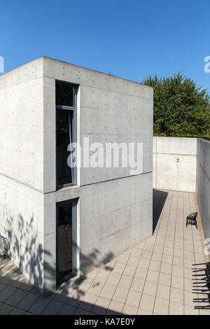 Padiglione della conferenza di Tadao Ando, Vitra Campus di Weil am Rhein, Germania. Foto Stock