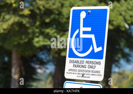 Vancouver, British Columbia, Canada - 14 settembre 2017 - parcheggio disabili solo segno Foto Stock