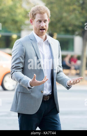 Il principe Harry arriva per la Canadian Institute per militari e il veterano la ricerca sanitaria (cimvhr) conferenza presso il centro beanfield a Toronto in Canada. Foto Stock