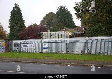 Biggin Hill, Regno Unito. Xxv Sep, 2017. St George's RAF Cappella è chiusa e schermato come inizio del lavoro sulla Biggin Hill Memorial Museum che ha ricevuto un £2milioni di concessione da parte del Patrimonio del fondo della lotteria (HLD) Credito: Keith Larby/Alamy Live News Foto Stock