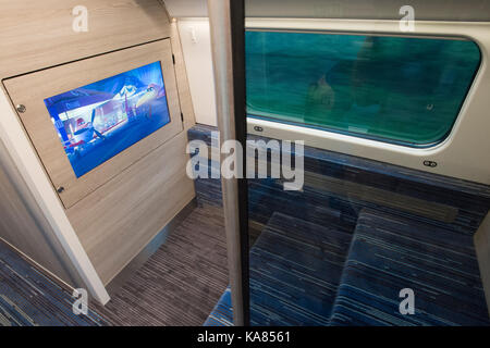 Pardubice, Repubblica ceca. Xxv Sep, 2017. Presentazione del primo modernizzato sc treno pendolino, nuovo interno è visibile su sc 241 kosican treno sul praha hl. nadrazi (dalla principale stazione ferroviaria di Praga) - percorso di Kosice. Repubblica ceca, settembre 25, 2017 credit: Josef vostarek/ctk foto/alamy live news Foto Stock