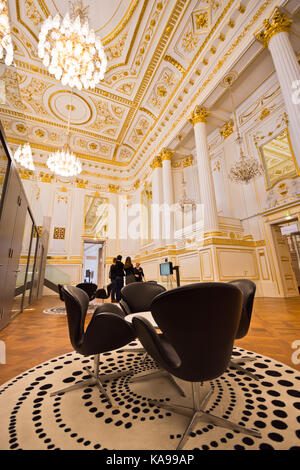 Sede parlamentare nel piccolo Redoutensaal della corte imperiale Hofburg. Un ex danza e sala concerti, ora utilizzato come luogo di riunione. Foto Stock