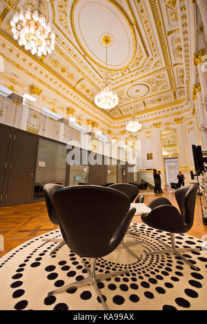 Sede parlamentare nel piccolo Redoutensaal della corte imperiale Hofburg. Un ex danza e sala concerti, ora utilizzato come luogo di riunione. Foto Stock