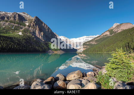 Bellissima vista del Lago Louise nel parco nazionale di Banff, Canada. Foto Stock