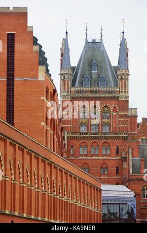 La stazione di St Pancras Londra dalla parte posteriore Foto Stock