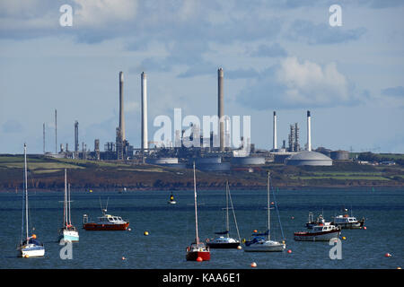 Milford Haven raffineria da Dale in South Pembrokeshire, Wales, Regno Unito Foto Stock