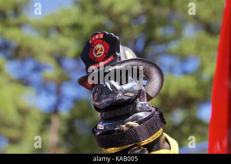 Dettaglio di un classico camion dei vigili del fuoco Mack al 37° Annual Fire Apparatus Show and Muster at WheatonArts, a Millville, New Jersey Foto Stock