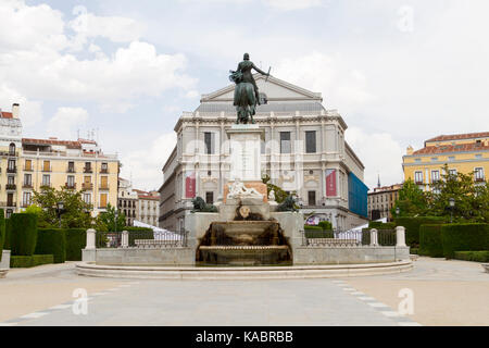 Monumento a Filippo IV di Spagna di fronte al palazzo reale - madrid Foto Stock