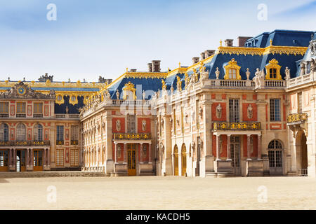 Cortile di marmo al palazzo di Versailles, Francia Foto Stock