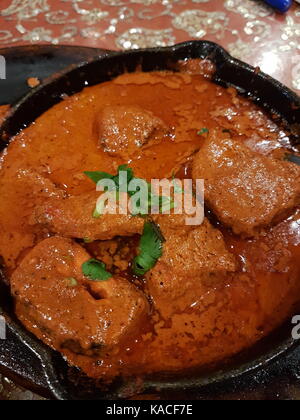 Il burro pollo masala con tenera succosa pezzi di pollo tikka Foto Stock