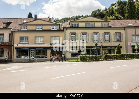 METTLACH, GERMANIA - 6 agosto 17: Villeroy & Boch è un centro outlet specializzato in porcellana, vetro, cristallo, posate e articoli da regalo. Foto Stock