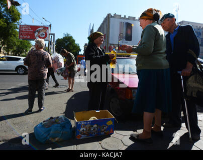 Mercato Pryvoz è un mercato tentacolare risalente al 1827 la vendita di prodotti freschi, i beni usati & economici abbigliamento. Foto Stock