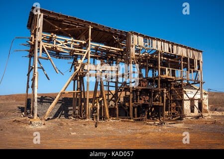 Costruzione in legno, macchine del sistema a pulegge nella miniera di sale di pedra de lume. Isola di Sal. Capo verde Foto Stock