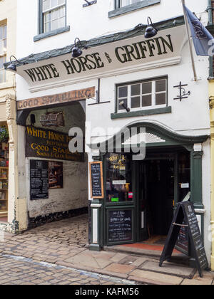White Horse e Griffin Old Coaching Inn su Church Street A Whitby Yorkshire Inghilterra la prima tappa di Whitby a York allenatore corse da qui nel 1788 Foto Stock