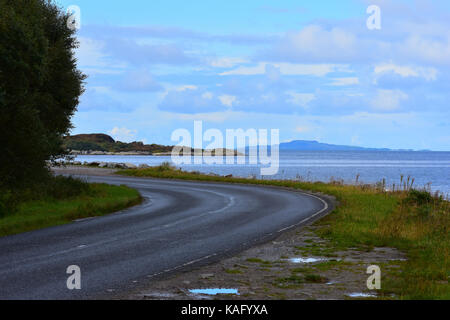 Guardando lungo il loch ailort glenuig al suono del moidart arisaig un861 Fort William highlands scozzesi Foto Stock