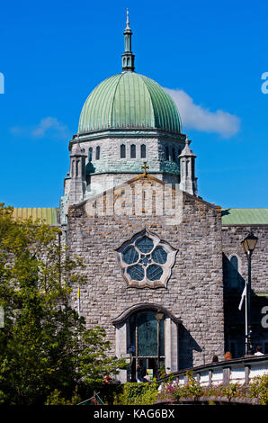 Facciata e cupola della Cattedrale di Galway e Galway, nella contea di Galway, Irlanda Foto Stock