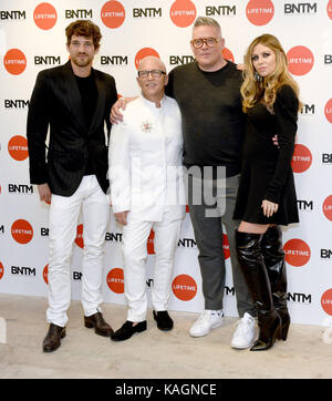 La Foto Deve Essere Accreditata ©Alpha Press 07996522/09/2017 Max Rogers, Nicky Johnston, Giles Deacon E Abbey Abi Abigail Clancy Al Britains Next Top Model 2017 Photocall Tenuto Presso Lo Store Studios Di Londra Foto Stock