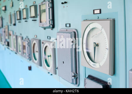 Pannello di controllo con la strumentazione. sala di controllo. Foto Stock