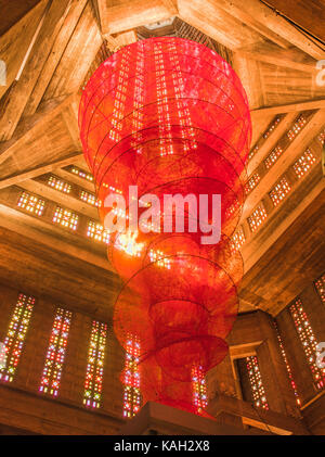 Chiharu Shiot 'accumulo di potere' alla Saint-Joseph, Le Havre, Francia Foto Stock