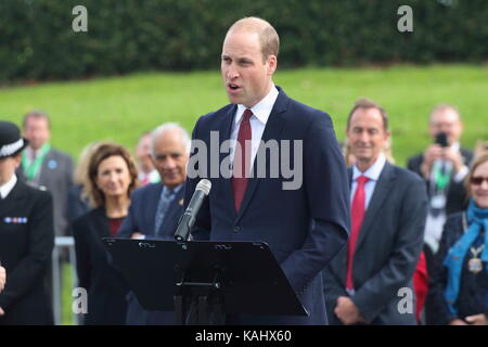 Milton Keynes, Regno Unito. 26 Sep, 2017. hrh Guglielmo duca di cambridge visite milton keynes per celebrare il cinquantesimo anniversario della città. campbell park, milton keynes, Buckinghamshire, UK il 26 settembre 2017 credit: keith mayhew/alamy live news Foto Stock