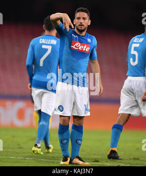 Napoli, Italia. 26 Sep, 2017. napoli dries mertens celebra durante la UEFA Champions League gruppo f partita di calcio contro il Feyenoord a Napoli, Italia, sept. 26, 2017. napoli ha vinto 3-1. Credito: alberto lingria/xinhua/alamy live news Foto Stock