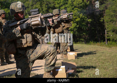 Marines con Marine caserma di Washington D.C., fire tornate dalla M32 lanciagranate Foto Stock